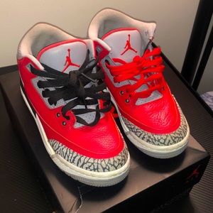 Jordan retro fire red 3’s size 6 kids